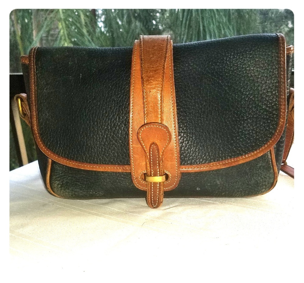 *PRE LOVED* Vintage Dooney and Burke Crossbody Bag